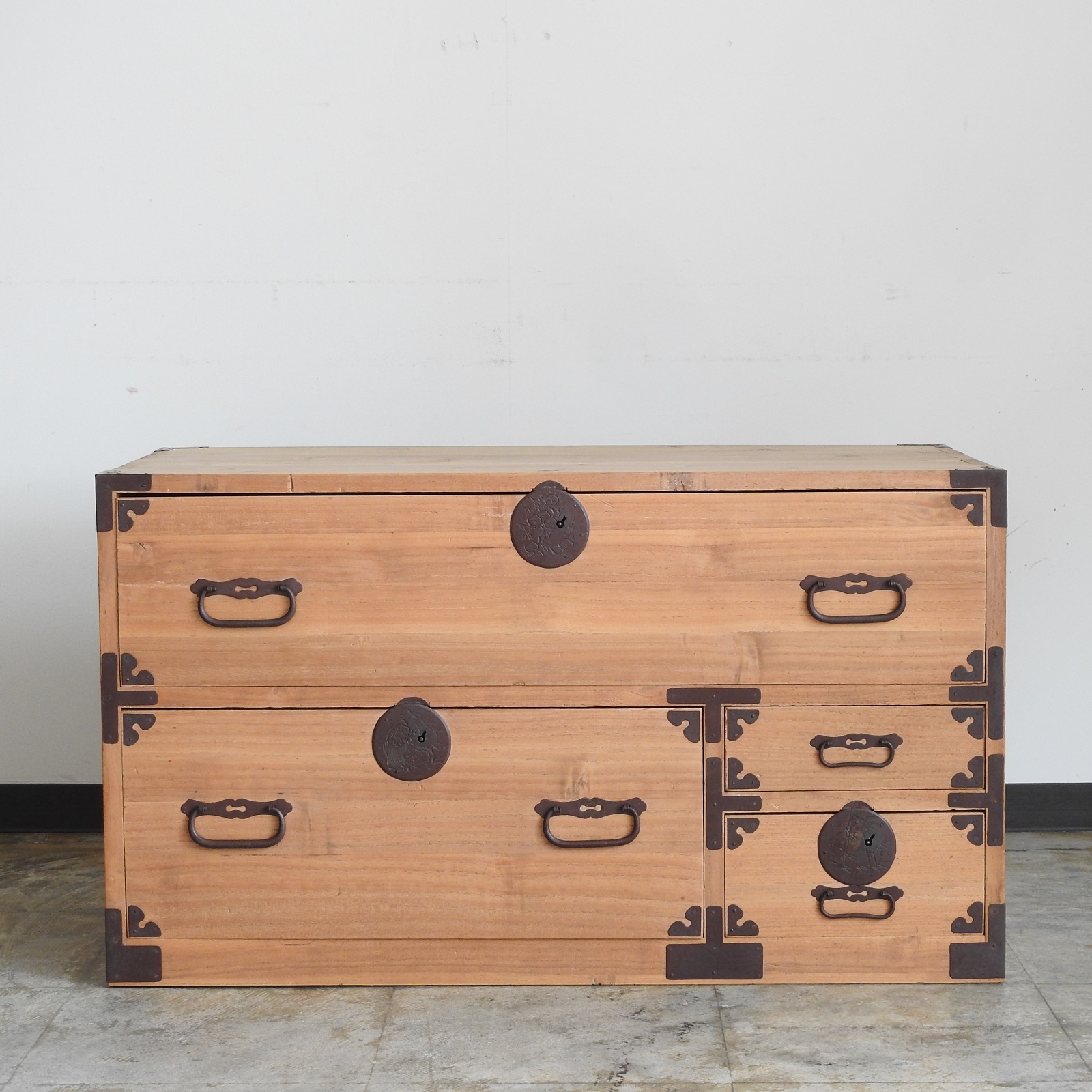 時代箪笥・和家具 / 道具屋ホリデイズ
