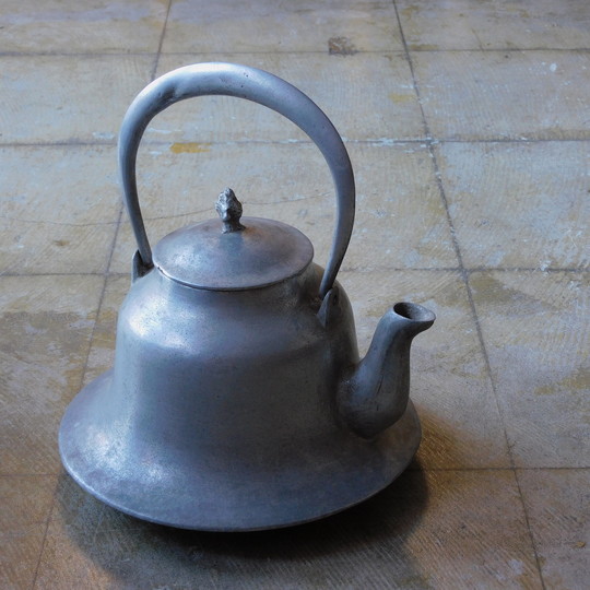 囲炉裏・火鉢・鉄瓶・器・陶器 / 道具屋ホリデイズ